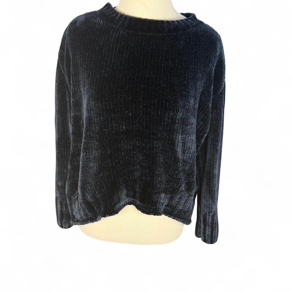 Max Studio Navy Blue Velvet Cropped Sweater
